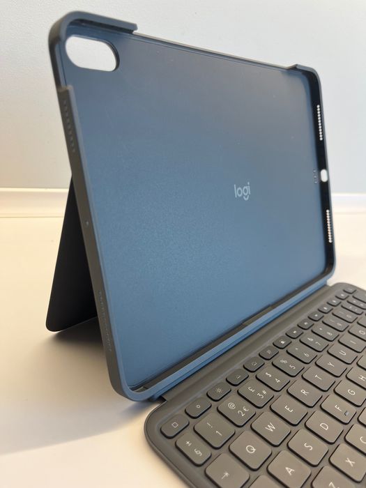 Logitech Combo Touch klawiatura iPad Air 5 gen 11 cali odpinana etui