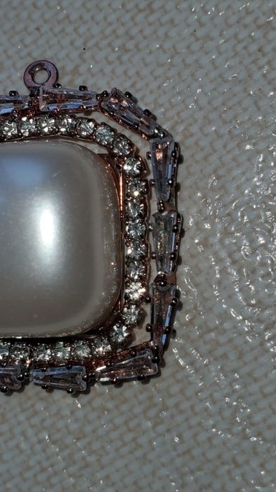 Кулон, підвіска,  ювелірні прикраси.