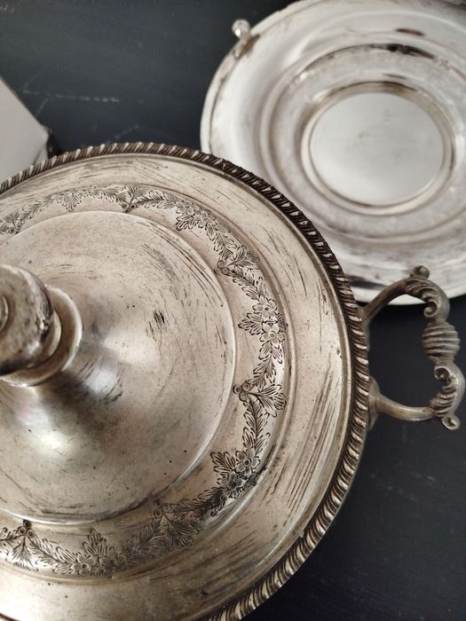 Terrina de casquinha com prato