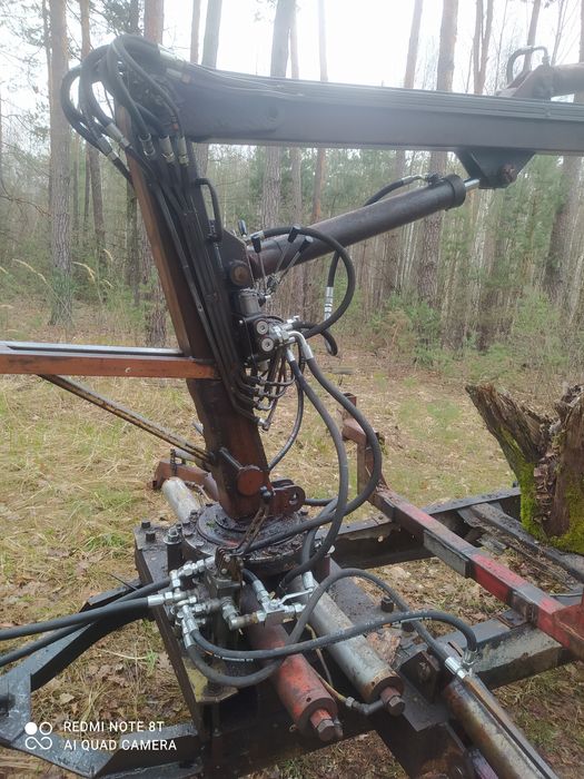 Прицеп з маніпулятором.