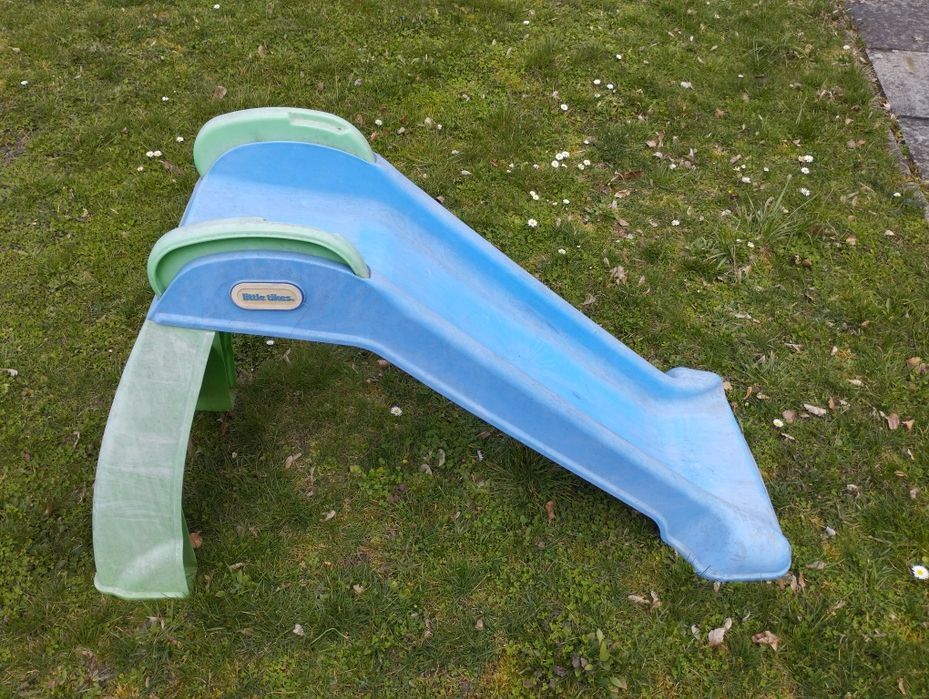Zjeżdżalnia dla dziecka little tikes