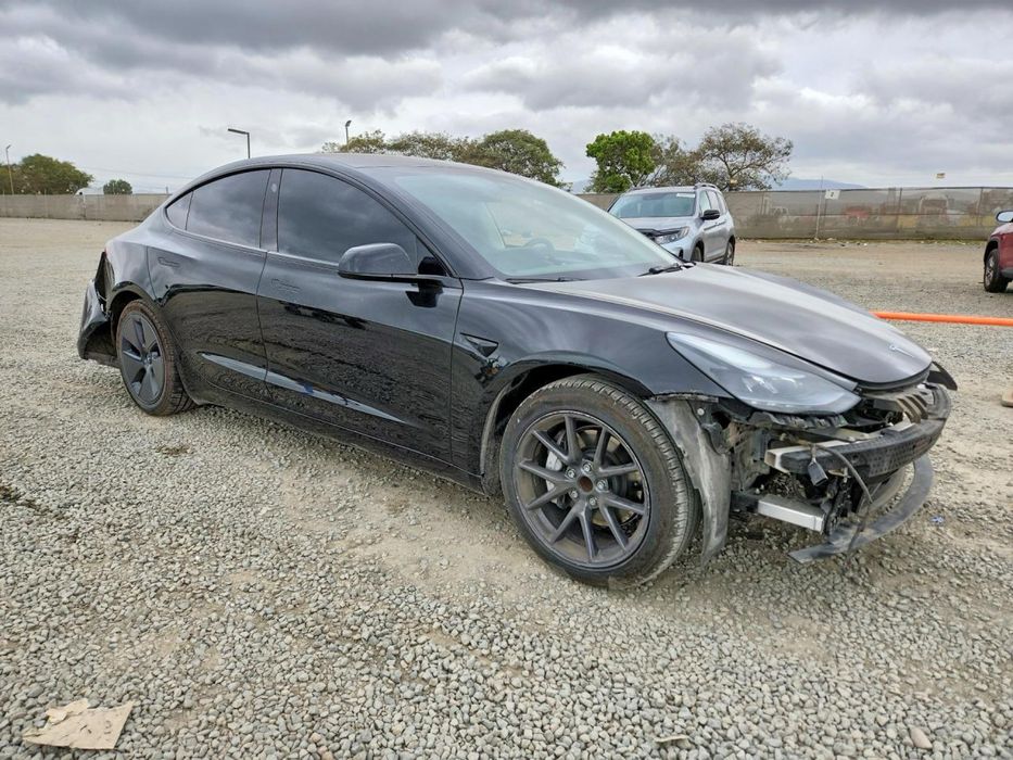 Продам Tesla Model 3 2023