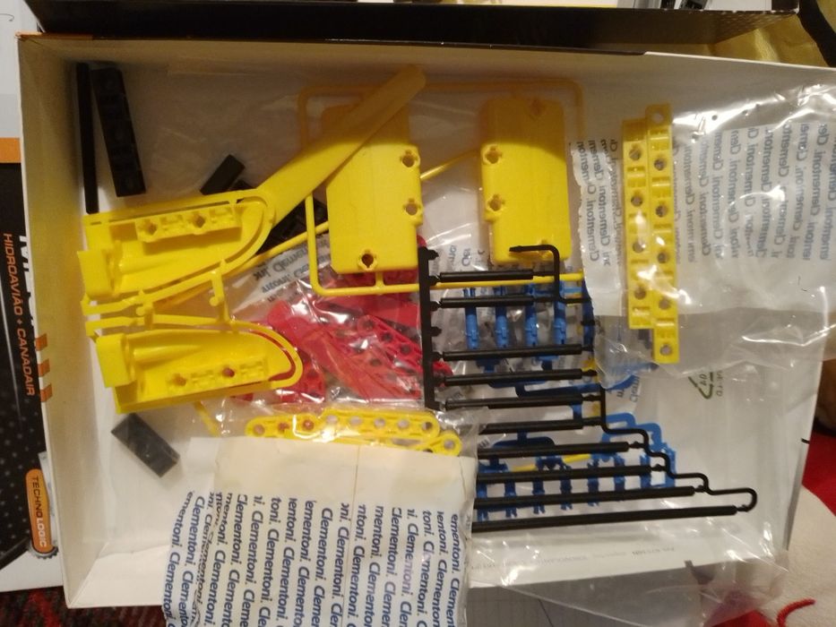 Laboratório de Mecânica-Hidroavião canadair10E-Máscara Safari3EDesde3E