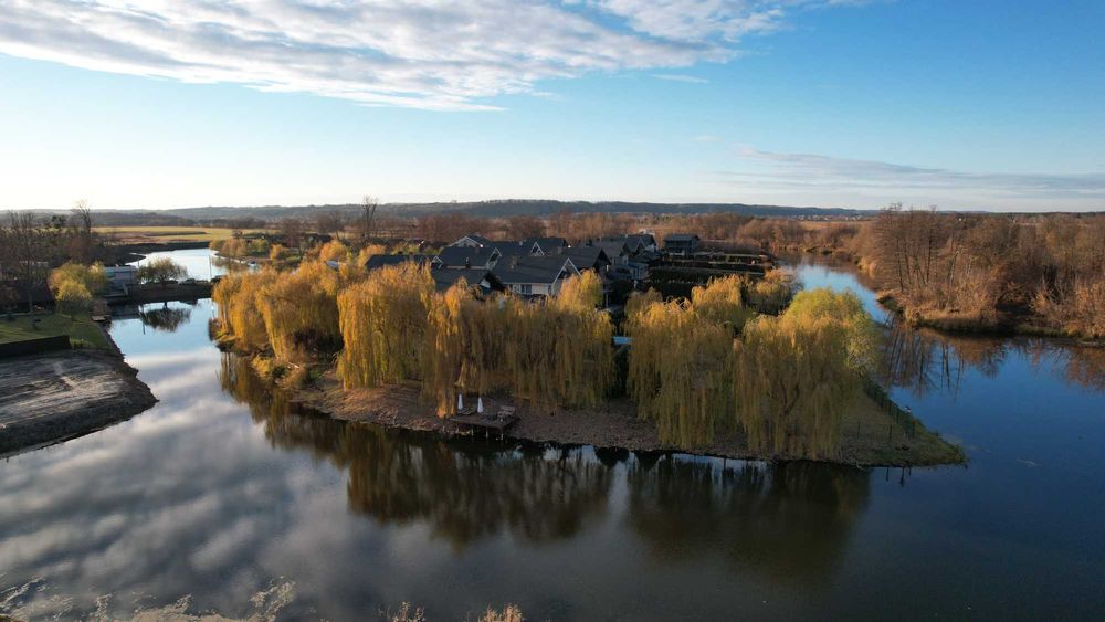 Ділянка 25 соток у котеджному містечку “Azimut River Club” річка, парк