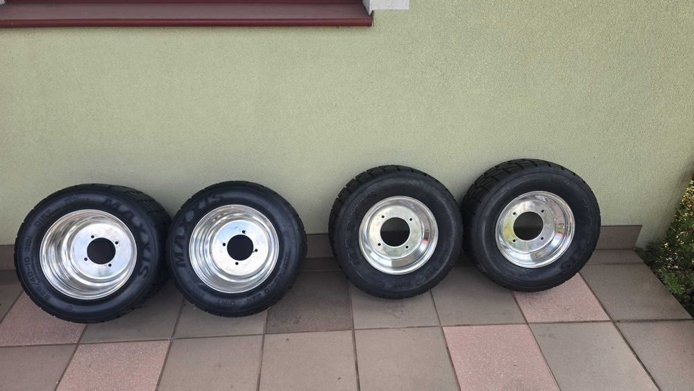 Komplet Felg Z Oponami Drogowymi Do Honda, Suzuki, Kawasaki