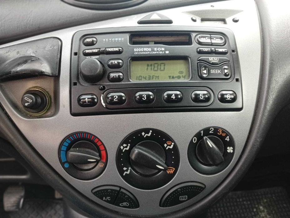 Ford Focus 1.4 Gasolina e GPL