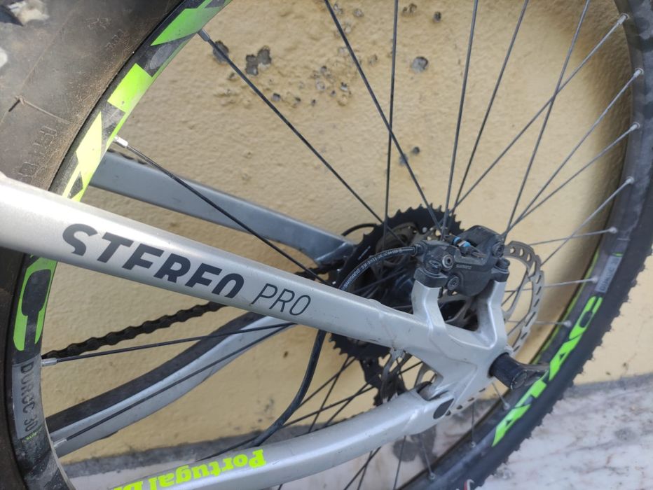 Bicicleta cube stereo