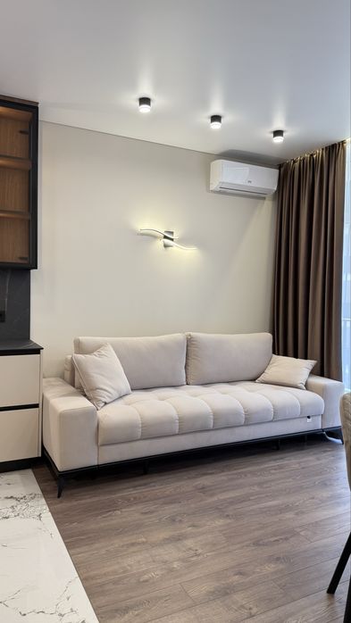 Оренда 2-х кімнатної Crystal.