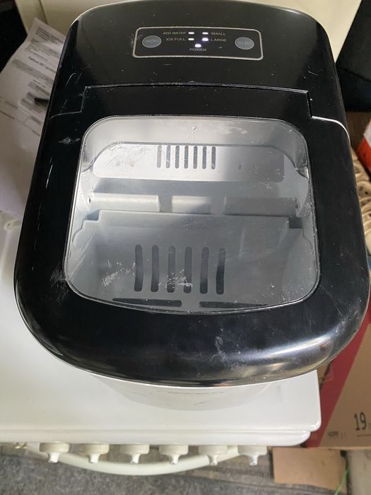Kostkarka do lodu Raven EKDL001