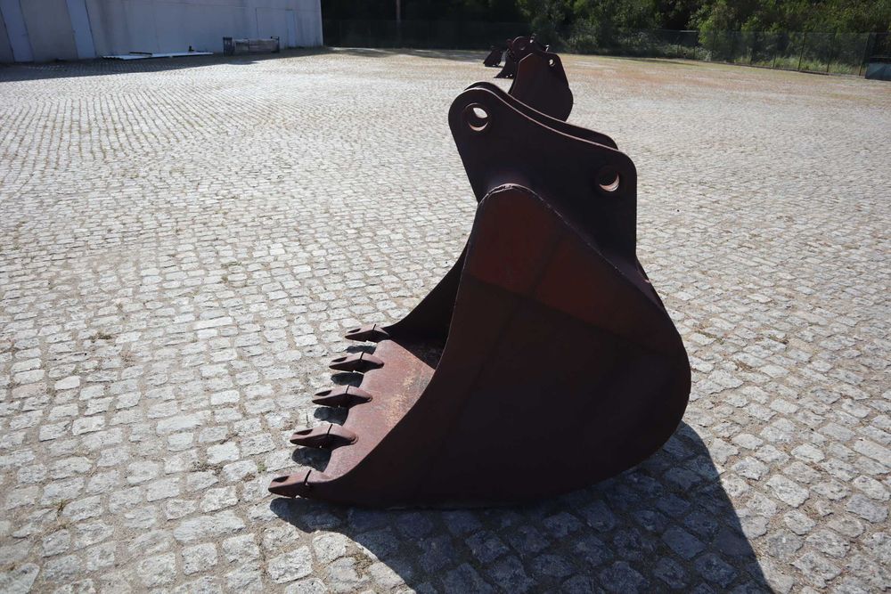 Balde escavação 1120 mm Ø65