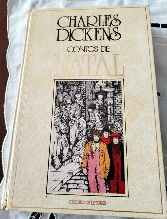 Livro "Contos de Natal" de Charles Dickens