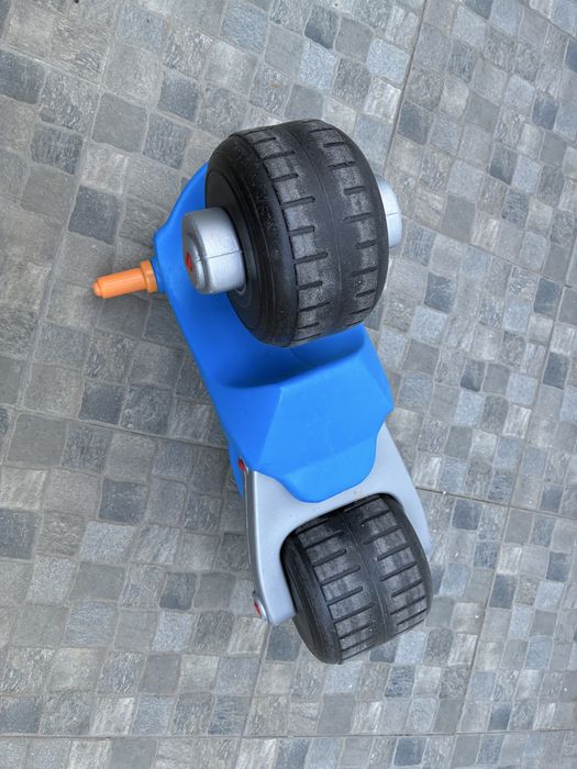 Andador azul para criança