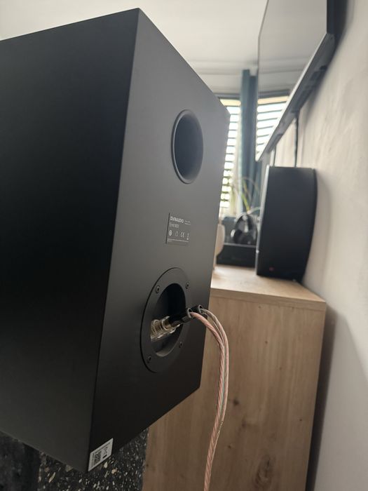 Dynaudio m20 emit