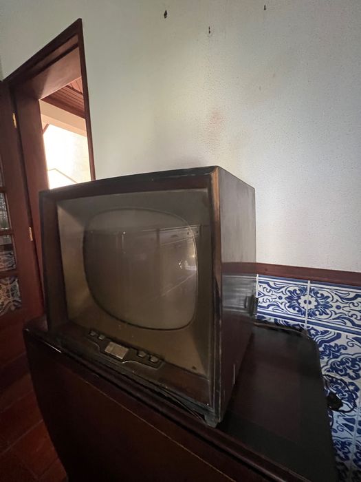 Televisor antigo para restaurar