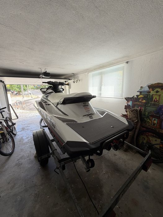 Yamaha VX Deluxe | 172,9h | Atrelado | Capa | Revisões em dia