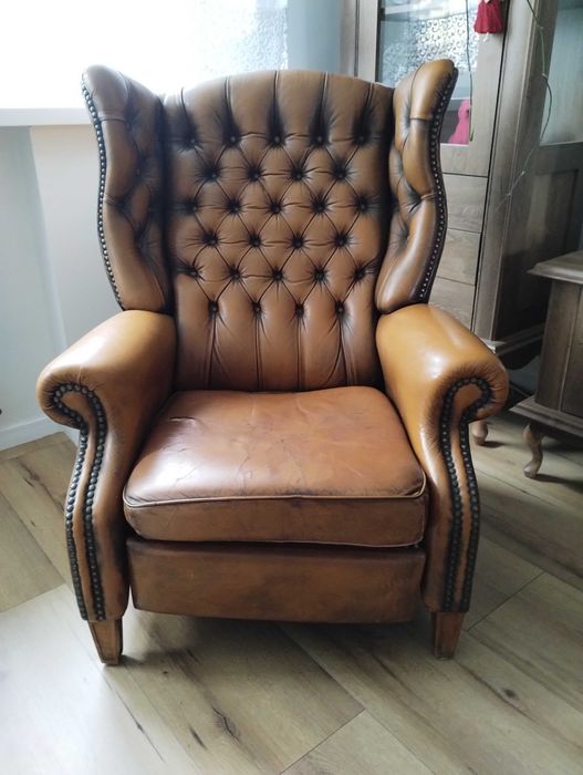 Fotel skórzany chesterfield