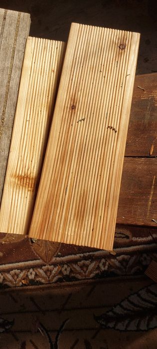 Deska tarasowa ryflowana modrzewiowa kawałki pilnie