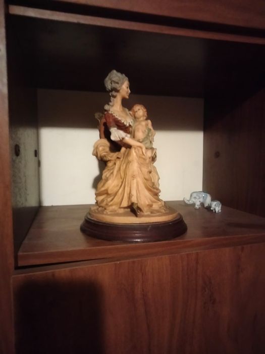 Estátua em Marfinite