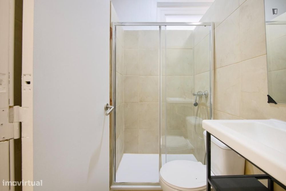 Quarto - localizado em Entrecampos Lisbon