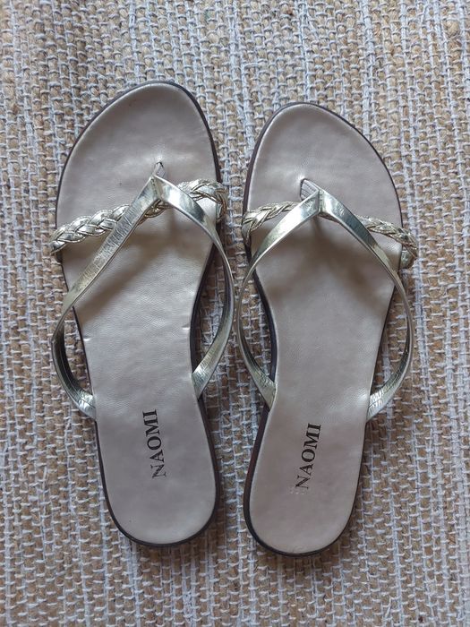 Złote japonki eleganckie klapki Naomi 36