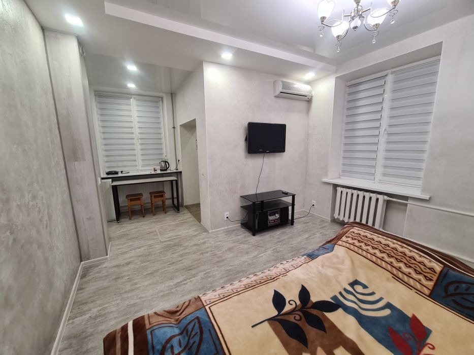 1к.смарт.кв ж/д вокзал 1 поверх подобово,посуточно,смарт тв