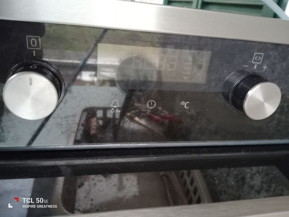 Forno Electrolux a funcionar na perfeição.