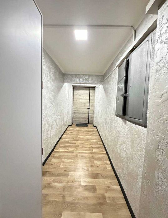 Продам 2-кімнатну квартиру, ліви берег, 10 мкрн.