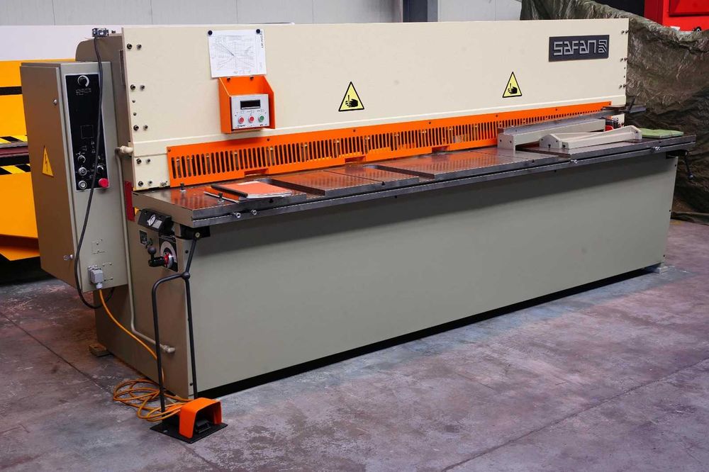 Gilotyna nożyce hydrauliczne do cięcia blachy SAFAN VS 3100 x 6 mm