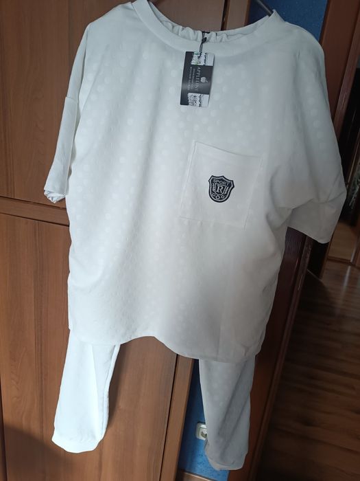 Продам костюм жіночий