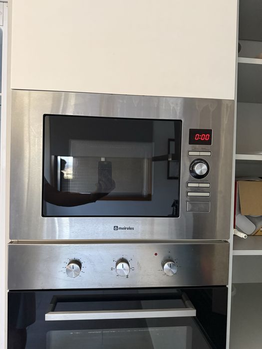Forno + Micro-ondas de encastre Meireles em inox
