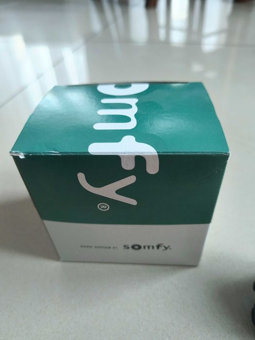 Włącznik do sterowania roletami, markizami