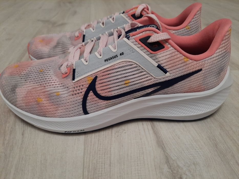 Оригінальні жіночі кросівки NIKE PEGASUS 40 PREMIUM PINK DV7890-600