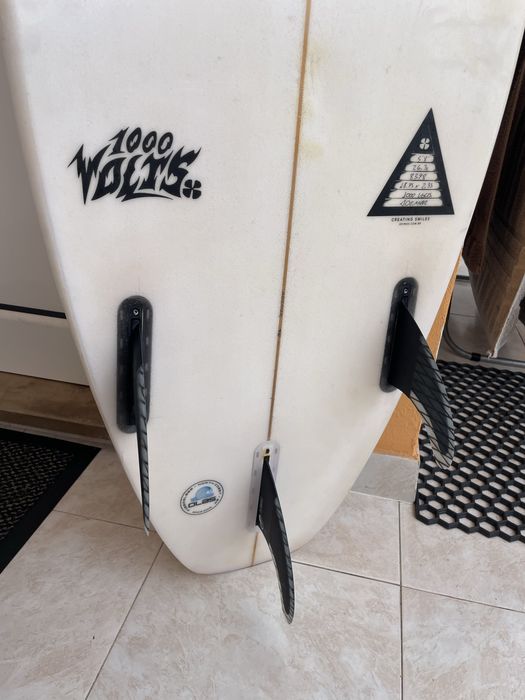 Prancha surf Akiwas 5’8” squash