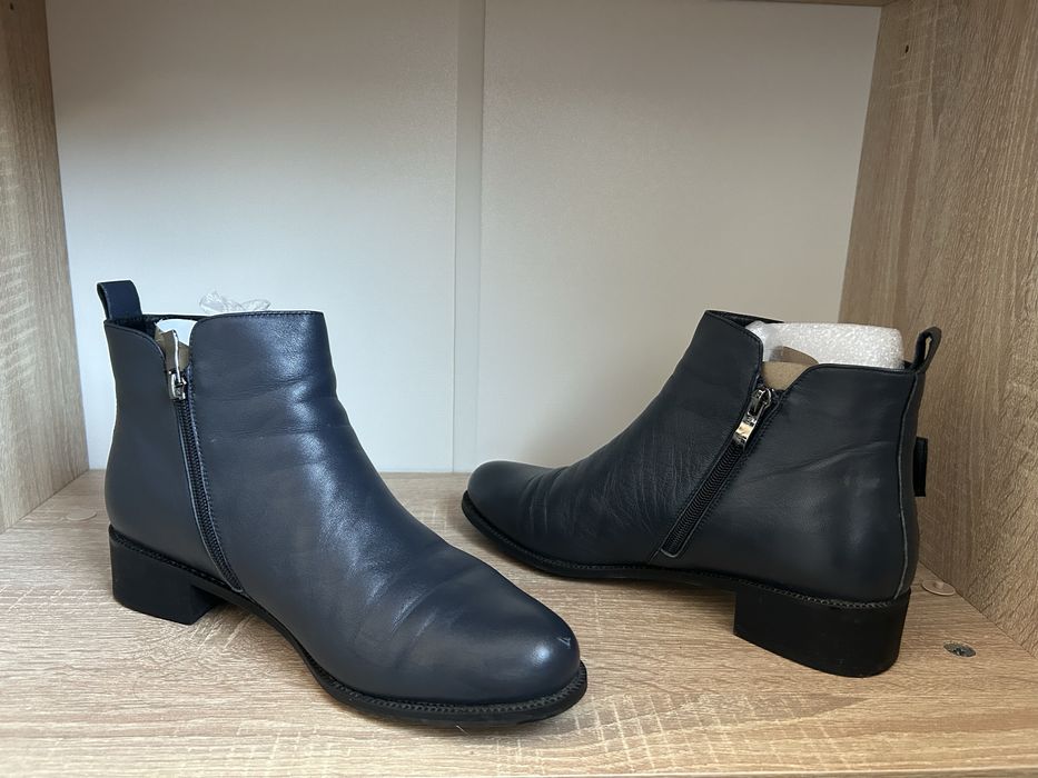 Buty marki Wittchen w kolorze granatowym