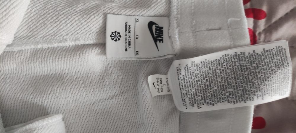 Spodenki Nike XL.