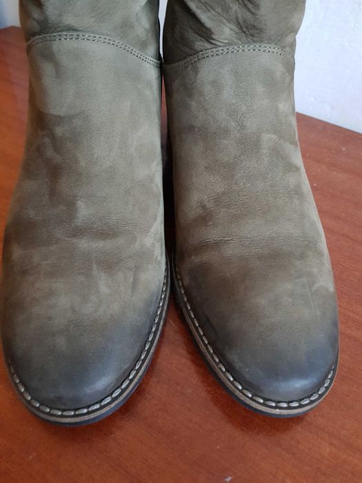 Nowe zamszowe botki Carinii w stylu Isabel Marant