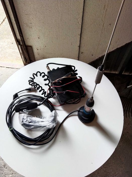 Radio CB z anteną