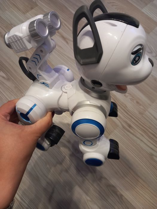 Zabawka robot pies. Piesek zdalnie sterowany pilotem