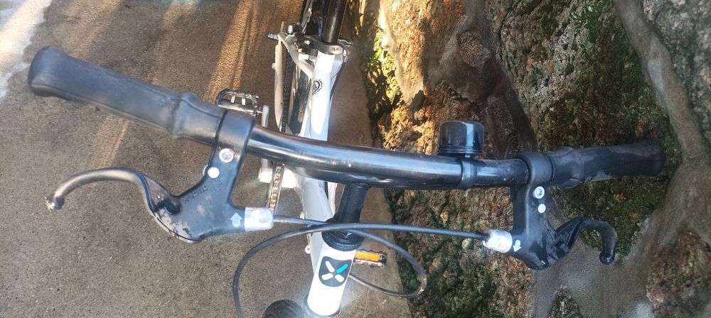 Bicicleta Criança Decathlon B'Twin 20" (Como Nova / Toda de Origem)