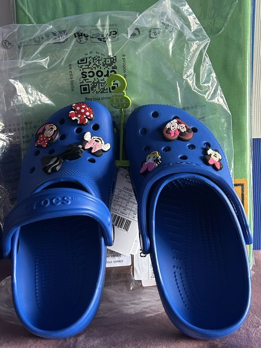 Chodaki Crocs modrak z ozdobami Disneya 36/37