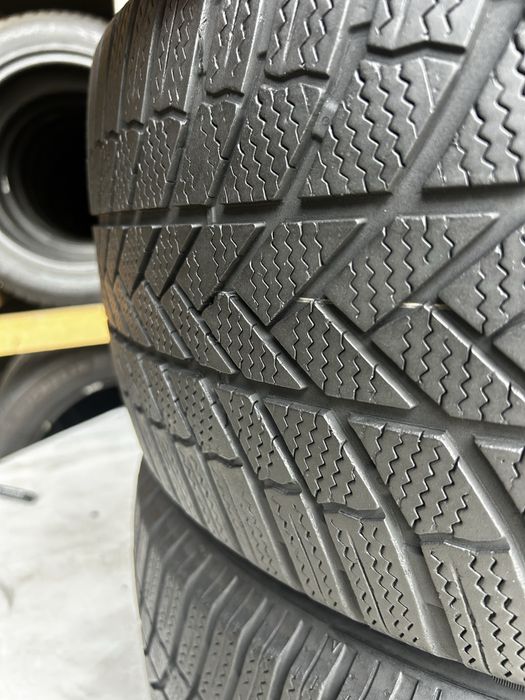 285/45/21 Bridgestone Blizzak LM005 2023
