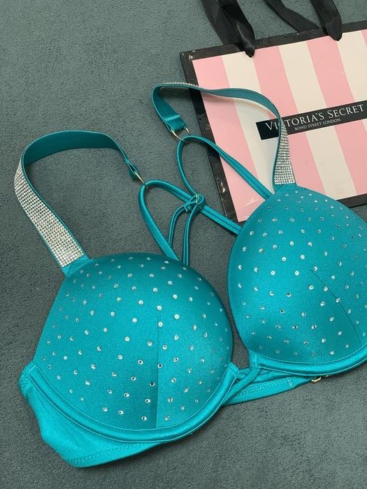 Victoria's secret шикарний купальник прикрашений камінням 80а