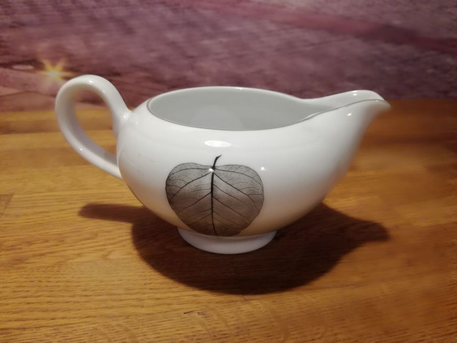 sosjerka dzbanek biała porcelana