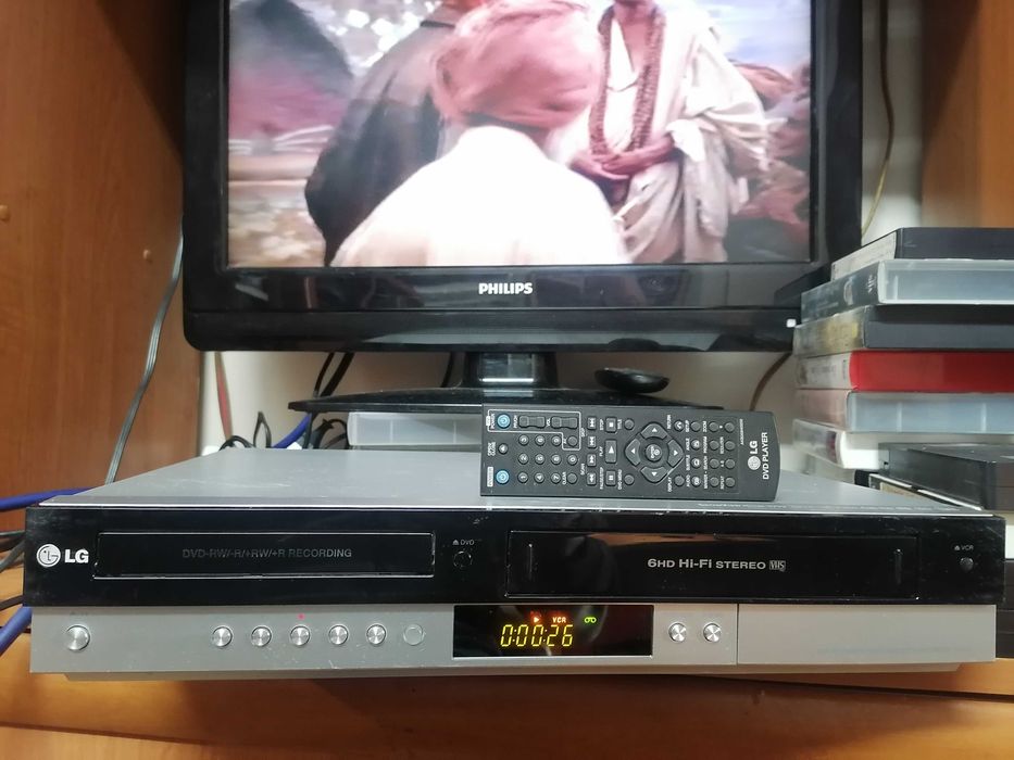 Magnetowid/Nagrywarka VHS LG RC185 pilot VHS/DVD-RW
