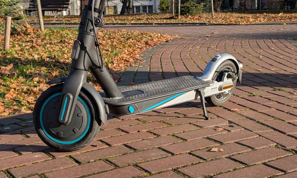 Mi Electric Scooter Pro 2 Mercedes-AMG Petronas F1 Team Edition