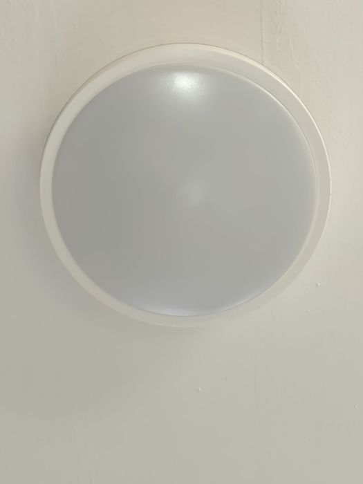 LED inteligente redondo da marca LSC Smart Connect