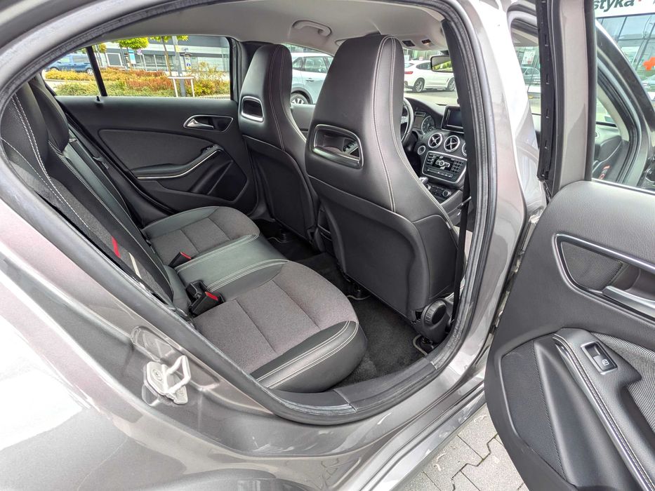 samochód mercedes