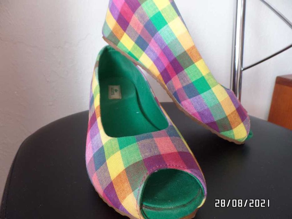 LACOSTE na koturnie r. 38