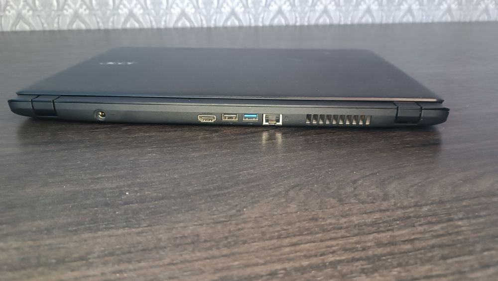 Ноутбук Acer Aspire ES15 ES1-533-C7GW 15,6" (NX.GFTEU.044) black
