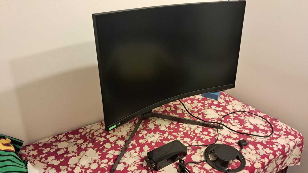 Samsung odyssey g7 1440p 240hz 27"
